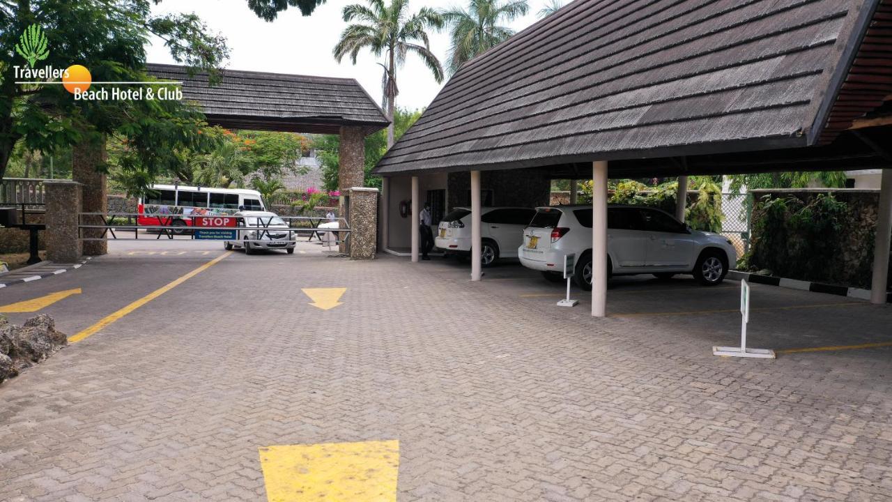 Travellers Beach Hotel Mombasa Extérieur photo