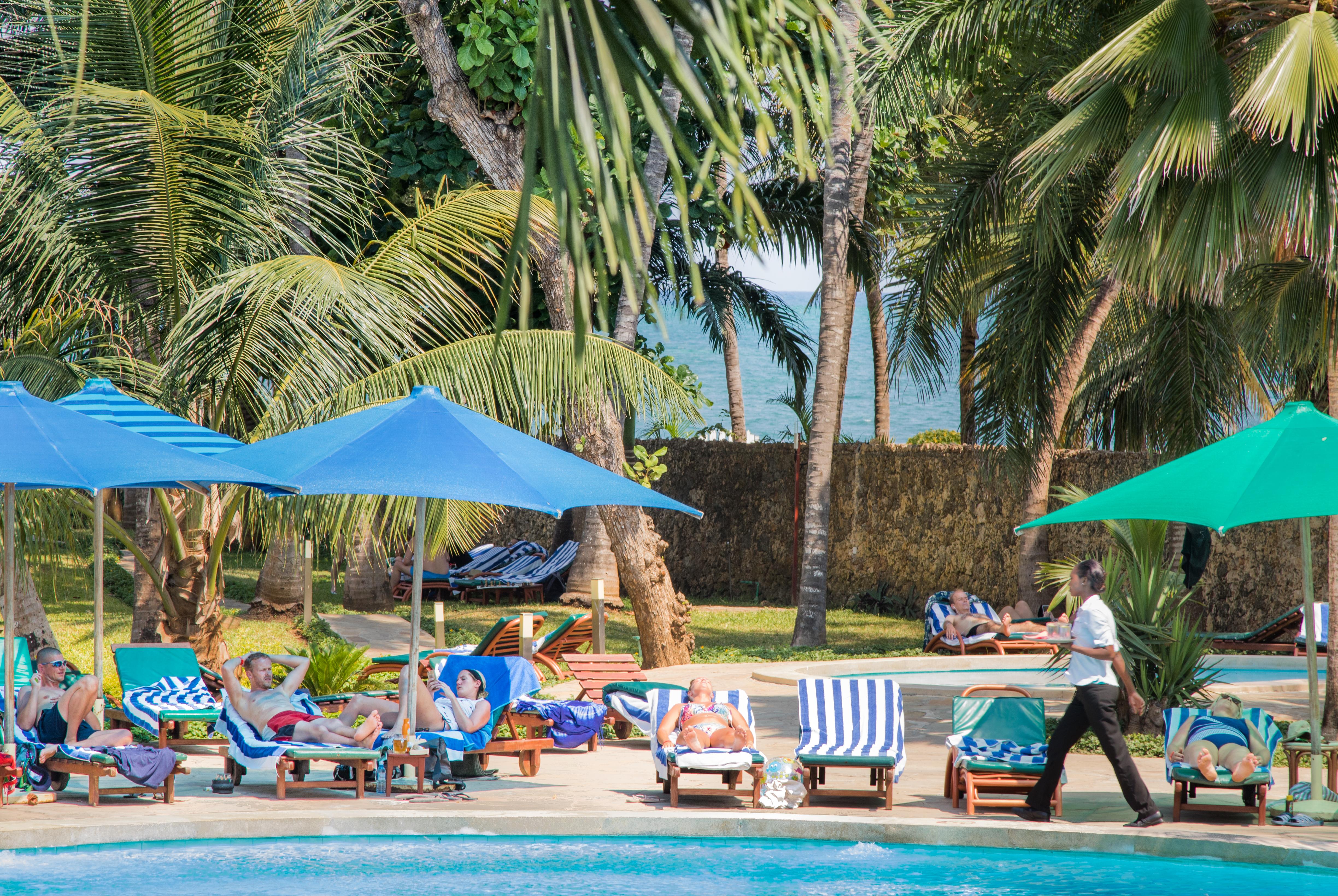 Travellers Beach Hotel Mombasa Extérieur photo