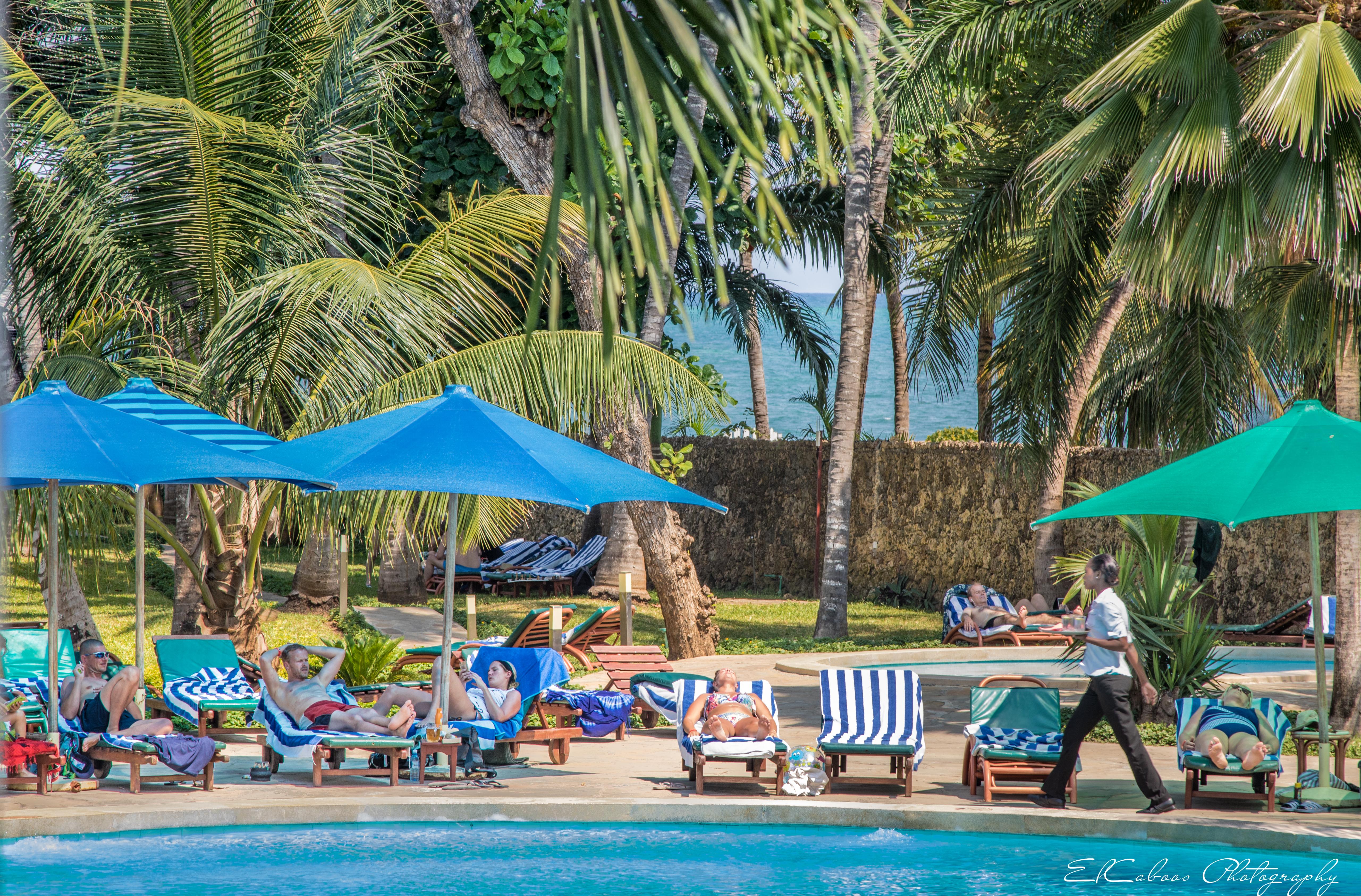 Travellers Beach Hotel Mombasa Extérieur photo